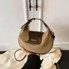 Bolsa Quadrada Pequena Retro Fosca de Mão para Mulheres 2025 Outono Nova Moda Estilosa Tendência Textura Bolsa de Ombro Único Transversal