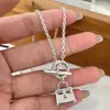 Collar con colgante de bolso para mujer, estilo minimalista simple y elegante, cadena para clavícula con cierre OT, gargantilla versátil de nicho moderna para celebridad de internet