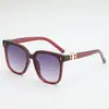 Gafas de Sol de Moda Europeas y Americanas Simples con Montura Negra Nuevas 2026, Gafas de Sol de Alta Definición con Protección UV, Gafas de Sol Versátiles de Material Ligero
