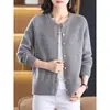 Nueva Colección Primavera/Otoño/Invierno 2026: Elegantes suéteres de cuello redondo, tops de punto, cárdigans y prendas de abrigo para mujer