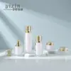Novo Conjunto de Garrafas Quadradas de Acrílico de Parede Grossa Garrafa Quadrada para Creme Facial Feminino Garrafa Quadrada para Loção Garrafa de Essência para Base Conjunto