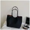 Bolsa Tote Elegante para o Dia a Dia de Grande Capacidade Feminina Inverno Novo Estilo Bolsa Saco Textura Retrô Nicho Bolsa de Ombro Único Sob o Braço