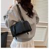Fabricante Directo Comercio Exterior Bolsos de Mujer 2025 Nuevos de Moda Tendencia Bolsos de Mano Simples Nicho Bolsos de Axila Bolsos de Hombro Venta al por Mayor