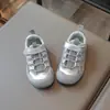 Zapatos para Niños Modelos Primavera y Verano 2026 Zapatos Casuales para Acampar al Aire Libre para Niños Zapatillas Ligeras Antideslizantes Anti-Pateadas Versátiles para Correr
