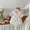 Novo Estilo Roupas de Verão para Bebê Menina para Recém-Nascidos, Macacão com Estampa Floral e Macacão Suspensório Conjunto de Duas Peças para Passeios