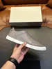 Zapatillas casuales de cuero para hombre con parte superior de patrón lichi, marca GA, suela de goma blanca, sencillas y versátiles para el uso diario