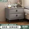 Mesita de noche de madera maciza y chapa de piedra, diseño moderno y minimalista, adecuada para apartamentos pequeños, con cajones para almacenamiento
