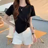 Camiseta feminina de manga curta irregular design de verão com senso de design nicho meia-manga cintura alta top curto