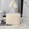Bolso cuadrado portátil de peluche con cadena para mujer, bolso cruzado peludo para otoño e invierno, bolso pequeño Mao Mao de moda.