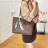 Diseño de Bufanda de Seda de Nicho Japonesa y Coreana de Moda Transfronteriza Bolso de Hombro de Alta Gama para Mujer Bolso Tote Versátil para Viajes de Negocios Gran Capacidad