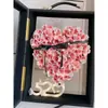 Arranjo de flores em formato de coração estilo lua de rosa coração com dinheiro 520 DIY feito à mão pacote completo de materiais enviar presente presente do Festival Qixi