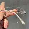 Gafas de Miopía sin Montura Cortadas en Diamante Estilo Ojo de Gato para Mujer, Graduación Personalizable, Aspecto Natural, Monturas de Gafas de Alta Gama