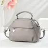 Bolsa de Ombro Feminina Nova e Tendência, Bolsa Transversal Quadrada Pequena Portátil de Luxo Leve com Sensação de Alta Qualidade