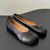 Bailarinas plisadas de punta dividida sin cordones Otoño 2026 Zapatos de pata de cerdo fáciles de poner de corte bajo estilo nicho para mujer