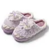 Pantuflas de Algodón Peluche con Lazo para Mujer, Nuevo Estilo Otoño e Invierno 2025, Uso en Interiores del Hogar, Suela Gruesa, Pantuflas de Algodón Ultra Suaves