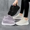 Fujian Jinjiang Zapatos Deportivos para Mujer Zapatos Negros Individuales Suela Ligera y Suave Antideslizantes Zapatos para Correr Zapatos Casuales de Primavera y Otoño para Viajes Fabricante