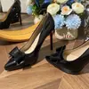 Zapatos de tacón de punta redonda con decoración de lazo para mujer 2026 Nueva llegada Suela de plataforma impermeable Suela resistente al desgaste Commute diario Versátil