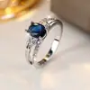 Anel Clássico Europeu e Americano com Zircônia Oval Inlaid de Quatro Garras, Estilo Elegante Acessível de Luxo, Elegante de Alta Qualidade, Anel de Presente Romântico