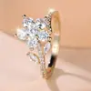 Anillo Abierto Floral de Lujo con Diamantes Completos para Mujer, Anillo Ajustable de Flor de Cinco Pétalos Tridimensional en Oro