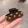 Presilha de tubarão de pérola cor champanhe requintada de Dongdaemun, nova presilha de cabelo cravejada de diamantes, leve e luxuosa, adequada para penteados semi-presos, versátil para mulheres