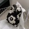 Inventario procesamiento de bajo costo en toda la cancha versión japonesa y coreana de bolso de mano casual de todas las combinaciones bolso de mano de celebridad de Internet para mujer tejido