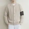 Suéter de malha listrado de quatro barras masculino jaqueta cardigã gola redonda estilo old money outono e inverno atacado de fábrica transfronteiriço