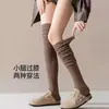 Nuevos calcetines de otoño e invierno para mujer hasta la pantorrilla, calcetines blancos bordados estilo min, calcetines largos deportivos para exteriores estilo ins de moda