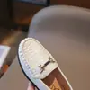 Zapatos Infantiles 2026 Otoño Nuevo Estilo Coreano Modernos Retro Zapatos Pequeños de Cuero Mocasines Slip-On para Niños Zapatos para Niños