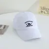 Boné de Baseball Versátil Estilo Coreano Bordado com Letra Aba Curta para Mulheres Primavera e Verão Nova Moda Casual Proteção Solar Bico de Pato