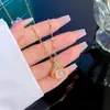 Elegante y Sofisticado Monedero Pequeño Colgante para Mujer, Colgante Versátil de Lujo Ligero de Alta Calidad, Diseño de Nicho, Cadena para Clavícula Popular entre Celebridades de Internet