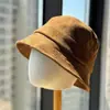 Sombrero de cubo de gamuza para otoño e invierno para mujer, simple, adelgazante, estiliza el rostro, elegante, plegable, cálido y moderno