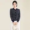 Suéter de punto acanalado de doble cara de 2613902-14 agujas con rayas de doble curva, corte ajustado, adornado con pedrería, cuello camisero, top para mujer