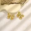 Pendientes Retro de Rayas Verticales Estilo Europeo y Americano Estilo Lujo Ligero Acero Inoxidable Corazón Hueco Pendientes de Mariposa Pendientes de Nicho para Mujer