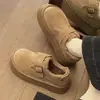 Sapatos de algodão quentes, fáceis de calçar, para mulheres, novo estilo de inverno 2026, forrados com fleece, espessados, retrô, versáteis, que aumentam a altura, estilo Birkenstock