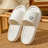 Nuevas Pantuflas de Baño Verano Portátiles Pantuflas de Hotel Ropa de Casa para Mujer Suaves Antideslizantes Más Vendidas Sandalias de Ducha Femeninas