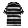 Camiseta Listrada de Manga Curta Estilo Hong Kong para Homens, Fresca e Moderna de Verão, Corte Solto, Top de Meia-Manga