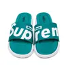 Venta especial de liquidación en pantuflas para hombre, disponibles en varios tamaños y estilos, incluyendo chanclas y sandalias de dedo, adecuadas para puestos y mercados nocturnos