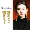 Pendientes de Borla de Pétalos de Rosa con Aguja de Acero Estilo Resort Costero, Pendientes Versátiles Dulces y de Moda con un Diseño Único