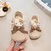 Birkenstocks de Desenho para Meninas 2026 Primavera/Outono Novo Estilo Moda Infantil Versátil Solado Macio Sapatos de Princesa Sapatos Casuais para Crianças Médias/Grandes