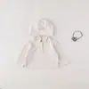 Conjunto de Suéter para Meninos Roupa de Outono Moda para Bebê Estilo Coreano Novo Conjunto Moderno de Três Peças para Crianças de Um Ano Temporada de Primavera e Outono Conjunto Estiloso