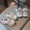 Zapatos Deportivos de Malla Transpirable para Niños 2026 Modelo Nuevo Primavera y Otoño Tenis Casuales para Niños y Niñas Zapatos Ligeros Antideslizantes para Correr
