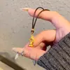 Colar com Pingente de Cabeça de Cavalo de Xadrez Dourado para Mulheres, Pingente do Zodíaco Ano do Cavalo, Design de Nicho com um Toque de Luxo, Corrente para Suéter