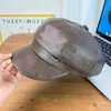 Nuevo Sombrero Octogonal de Cuero PU Estilo Británico Retro con Visera Pequeña y Etiqueta Pequeña para Mujer en Primavera y Otoño, Versátil y Favorecedor Sombrero de Pequeño Pintor