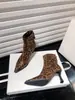 Colección nueva 2025 europea y americana: botines sexys de gamuza con punta y estampado de leopardo, botas de corte ajustado, botas de moda de tacón alto para mujer
