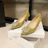Zapatos retro de lujo ligero para mujer con hebilla de pedrería, acabado mate, punta fina, corte bajo, tacón medio, adecuados para el uso diario y banquetes, cómodos y versátiles.