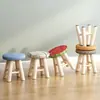 Taburete pequeño de madera maciza para uso doméstico, elegante taburete para cambiarse los zapatos, taburete redondo, taburete bajo para sofá de adulto, banco pequeño al por mayor