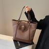 Bolsa de Ombro Listrada em Cores Contrastantes Nova Moda Coreana Tendência Bolsa Tote 2024 Alta Qualidade Casual Versátil Bolsa de Ombro