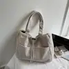 Bolso Retro de Terciopelo Japonés Nuevo Bolso de Mano Gran Capacidad Bolso de Axila Moda para Trabajar y Viajar Bolso de Hombro con Cordón para Mujer