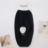 Mangas de Veludo com Manga Longa para Outono e Inverno para Adultos, Anti-Manchas, Mangas Protetoras Quentes com Letras Bordadas, Design Fofo de Morango para Mulheres