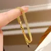 Estilo Old Money Pulseira Floral Retro Preta e Dourada Fashionável Exquisita de Alta Qualidade Criativa Luxo Leve Nobre Única Versátil Joia de Mão